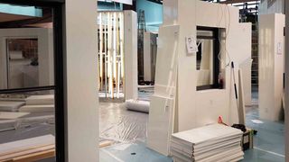 Vorbereitung Messeaufbau Messestand wird vorbereitet