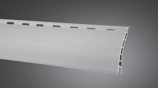 PVC Lamelle Rollladen PVC Lamelle vor dunklem Hintergrund