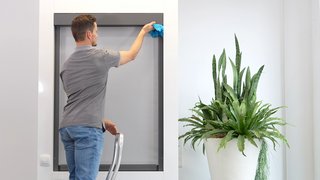 Textile Screens reinigen mit Tuch